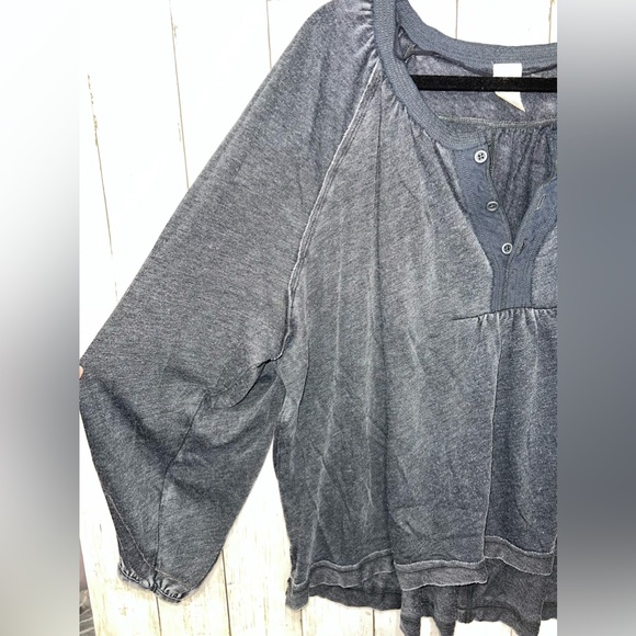 We The Free Puff Sleeve Acid Wash Blouse Button V Neck Medium Oversized Gray - Picture 3 of 10